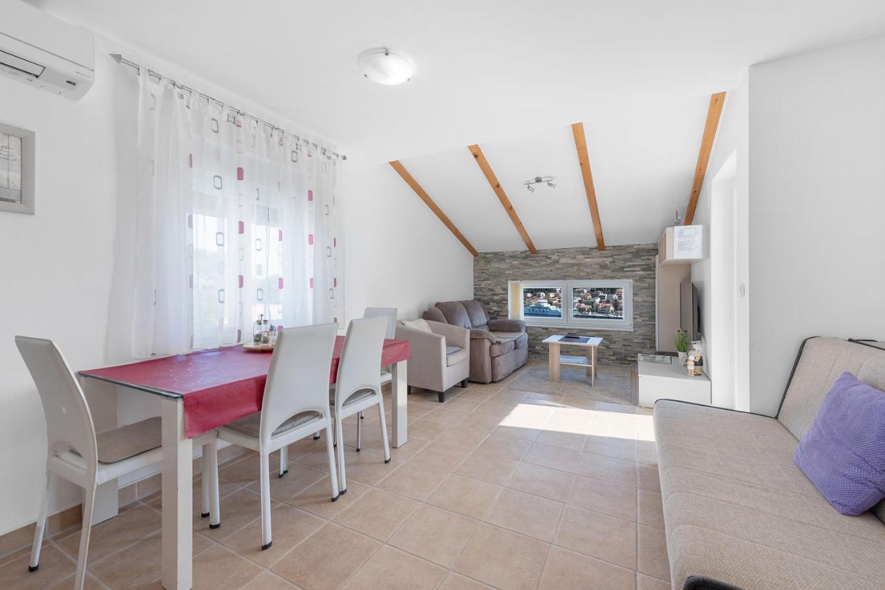 Apartments Joni Cikat Mali Lošinj Exterior foto