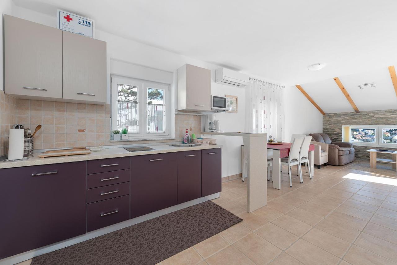 Apartments Joni Cikat Mali Lošinj Exterior foto